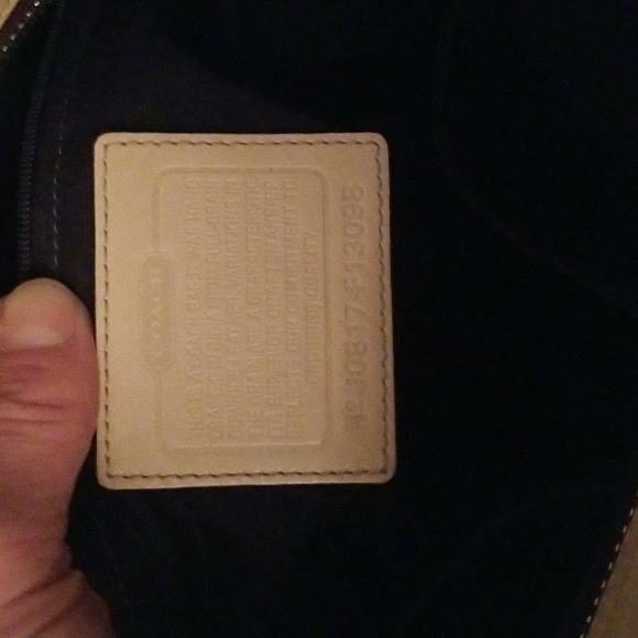 Womens COACH purse - Picture 6 of 13